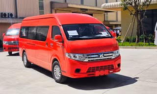 Ra mắt xe minibus đầu tiên mang thương hiệu Việt