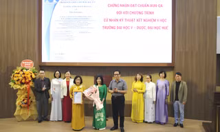 Đại học Huế bổ nhiệm chức danh PGS, công bố ngành học đạt chuẩn chất lượng