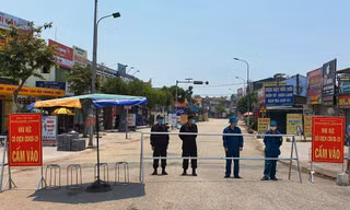 Lệnh dỡ bỏ biện pháp khoanh vùng, phong tỏa, cách ly tạm thời áp dụng nhiều ngày nay tại xã Phong Hiền bắt đầu được thực hiện từ 7 giờ sáng 19/5.