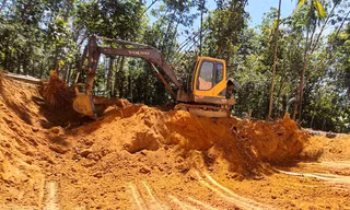 Khai thác đất làm vật liệu san lấp tại TT-Huế. Ảnh minh họa