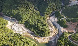 Các vùng bãi bồi trên sông Rào Trăng là nơi lực lượng chức năng tập trung tìm kiếm người mất tích thời gian gần đây và trong những ngày tới