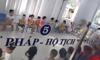 Con trẻ phải đi 'học nhờ' vì trường mầm non bị đình chỉ