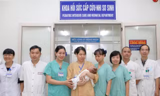 Liên tục lọc máu trong 68 giờ cứu trẻ sơ sinh nguy kịch do nhiễm trùng máu