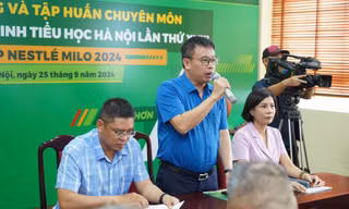 Nhà báo Nguyễn Phan Khuê, Tổng Biên tập báo Thiếu niên Tiền phong và Nhi đồng, phát biểu tại chương trình 
