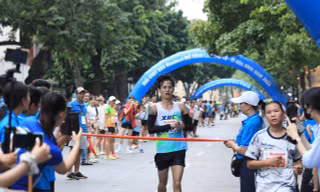 Nguyễn Trung Cường thắng thuyết phục Giải chạy Báo Hànộimới 2024 