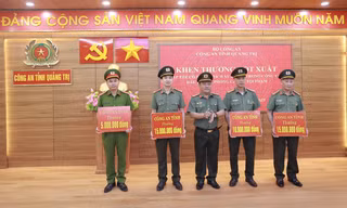 Quảng Trị: Khen thưởng đột xuất trong đấu tranh, phòng chống tội phạm