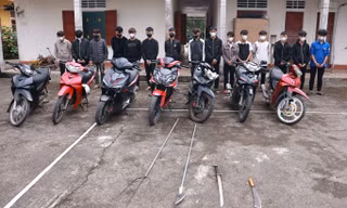 Bắt nhóm ‘quái xế’ mang hung khí rượt đánh người đi đường
