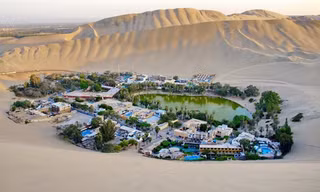 Ngôi làng bao quanh ốc đảo hiện lên như ảo giác ở Peru