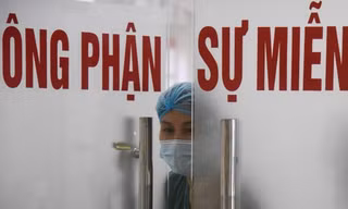 Những điều dưỡng, lao công thầm lặng nơi cách ly virus corona