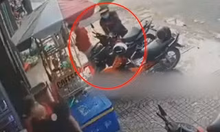 Kẻ gian nhanh tay bẻ khóa, trộm xe máy ở TP.HCM