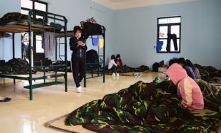 Cuộc sống của 400 người trong khu cách ly quân đội
