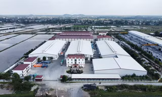 Hàng nghìn m2 quy hoạch bãi xe tại cụm công nghiệp ở Hà Nam biến thành kho chứa hàng
