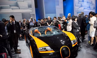 Kỷ lục gia Bugatti Veyron ‘đại náo’ Thượng Hải