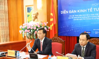 Diễn đàn kinh tế tư nhân 2019 do Chính phủ và Ban kinh tế Trung ương đồng chủ trì nhằm tìm ra các giải pháp để kinh tế tư nhân bứt phá (ảnh: đại diện lãnh đạo Ban kinh tế và Văn phòng Chính phủ tại buổi họp báo) 