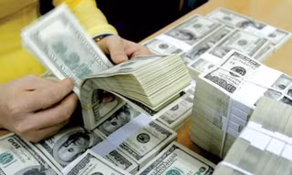 Nhu cầu thị trường không cao nên ngoại tệ dư thừa, NHNN tranh thủ mua ròng 