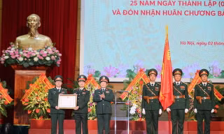 Kỷ niệm 25 năm thành lập MB vinh dự đón nhận Huân chương Bảo vệ Tổ quốc Hạng Nhất 