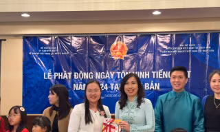Thứ trưởng Lê Thị Thu Hằng dự Lễ phát động Ngày tôn vinh tiếng Việt năm 2024