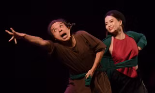Khán giả say sưa đọc thơ Lưu Quang Vũ 