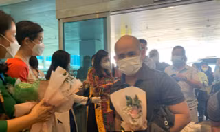 Khánh Hoà đón đoàn khách du lịch quốc tế có “hộ chiếu vắc xin” vào ngày 25/11 vừa qua. Ảnh L.H