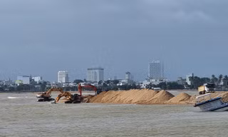 Giá vật liệu xây dựng bất thường, 2 giám đốc sở phải tổ chức kiểm điểm