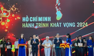 Giao lưu các điển hình tiêu biểu trong học tập và làm theo gương Bác