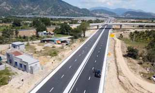 Cao tốc Nha Trang - Cam Lâm xin 'về đích' sớm 3 tháng