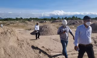 Khu vực Công ty Phước Nam - Ninh Thuận khai thác đất cát trái phép trong KCN Phước Nam