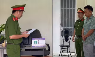 Một phó chánh văn phòng ủy ban ở Khánh Hoà bị bắt vì nhận hối lộ