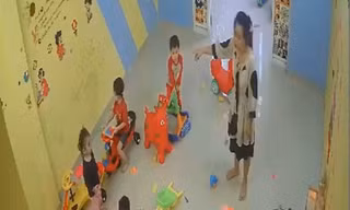 Nha Trang rút giấy phép, xử phạt chủ cơ sở giữ trẻ đánh 4 trẻ nhỏ