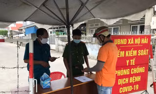 Chốt kiểm soát dịch bệnh ở tỉnh Ninh Thuận. Ảnh LỮ HỒ.