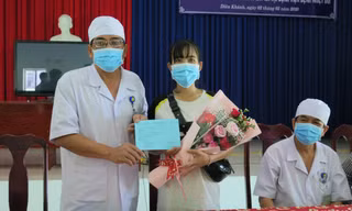 Sau khi xuất viện, nữ lễ tân nhiễm virus corona ở Khánh Hòa nói gì?