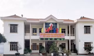 Chứng thực hợp đồng mua bán đất cho con trai trái quy định, cựu phó chủ tịch phường bị bắt