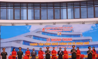 Bộ Quốc phòng khánh thành Trung tâm Công nghệ thông tin - Ngoại ngữ tại Nha Trang