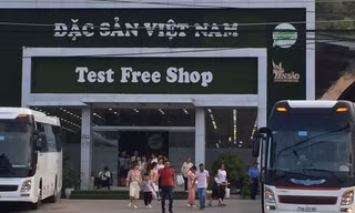 Cận cảnh chuỗi cửa hàng ở Nha Trang xây trái phép chuyên đón khách Trung Quốc