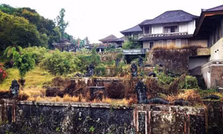 Khách sạn ma Ghost Palace Hotel nằm ở khu vực miền núi ở Bedugal, đảo Bali, Indonesia