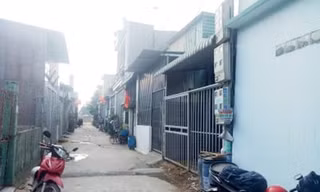Tại khu vực ngôi nhà bà Vân bị tháo dỡ có hàng trăm ngôi nhà được xây dựng kiên cố trên đất nông nghiệp