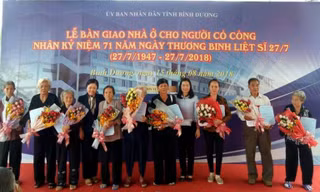 Trao tặng 27 căn nhà cho gia đình người có công với cách mạng