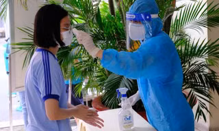 Học sinh ở TPHCM trở lại trường: Phụ huynh cần chú ý trẻ béo phì, bệnh nền