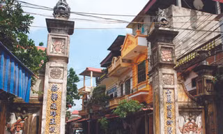 Làng cổ có cha mẹ nuôi nhiều nhất nước