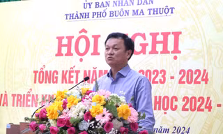 Chủ tịch TP Buôn Ma Thuột: Cần đổi mới tư duy giáo dục chứ không phải đồng phục