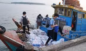 TPHCM: 29 học sinh xã đảo ở Cần Giờ vào đất liền thi tốt nghiệp THPT