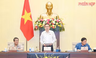 Ủy ban Thường vụ Quốc hội cho ý kiến về 8 dự án luật 