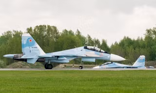 [ẢNH] Tiêm kích Su-35 và Su-30SM 'song kiếm hợp bích'