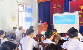 Tập huấn cho cán bộ triển khai chương trình phát triển kinh tế - xã hội vùng DTTS 