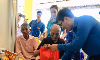Hành trình tình nguyện đem niềm vui đến cho người dân Hà Tĩnh