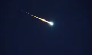 Cảnh sát vô tình quay được hình ảnh nghi UFO đầy bí ẩn