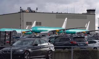 Boeing ‘đắp chiếu’ 200 máy bay ở bãi xe 