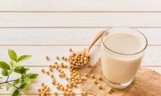 Uống sữa đậu nành giúp ‘tăng size vòng 1’ nhưng phải đặc biệt lưu ý những đại kỵ này khi uống