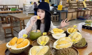 Phạm Băng Băng gây sốt ‘du lịch sầu riêng’ 