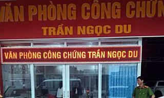 Công an khám nghiệm hiện trường vụ nổ súng